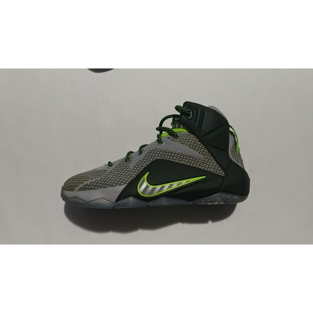 Nike - Picture 3 of 4